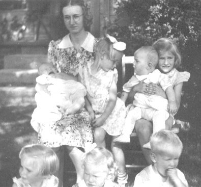 Phyllis Cunningham and Cunningham Grandchildren
